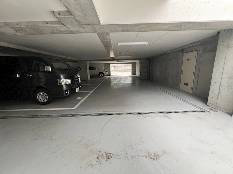 神戸市灘区都通２丁目の賃貸マンションの駐車場