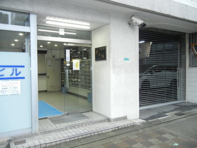 フルーレ新大阪のエントランス