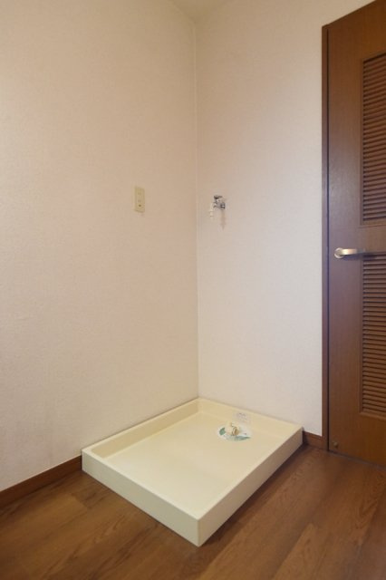 大木ロイヤルマンションの設備|室内洗濯機置場