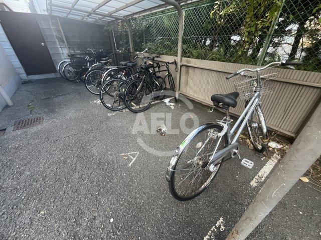 リアライズ西淡路の設備|リアライズ西淡路　駐輪場