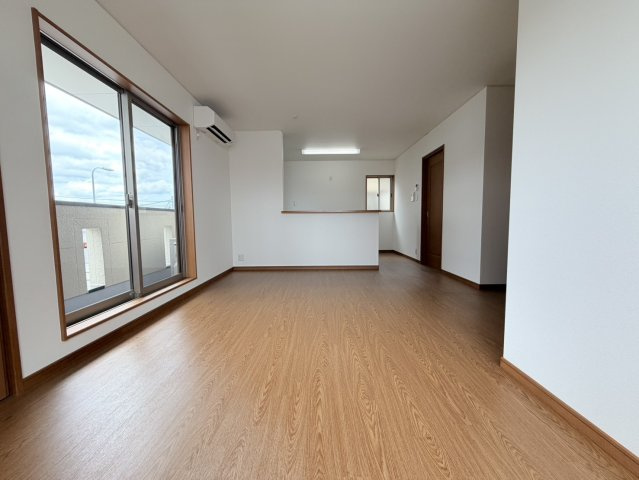 【中古戸建】岡山市北区中山道2丁目の居間・リビング