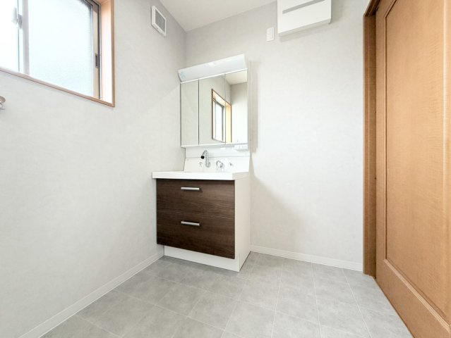 【中古戸建】岡山市北区中山道2丁目の玄関