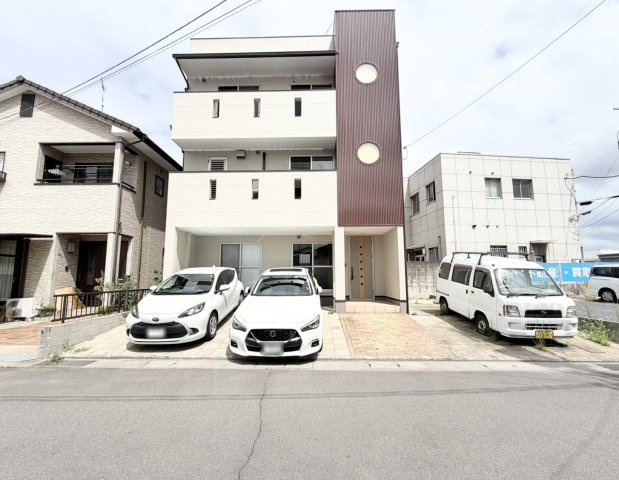 【中古戸建】岡山市北区中山道2丁目の外観