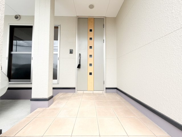 【中古戸建】岡山市北区中山道2丁目の玄関