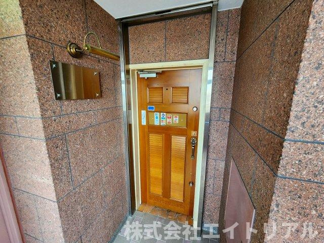 KAZ-BLDの玄関