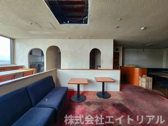 KAZ-BLDの内装