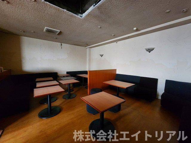 KAZ-BLDの内装