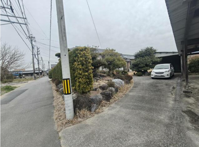知多郡美浜町大字河和字岡ノ脇　中古戸建の前面道路含む現地写真|前面道路含む現地写真です