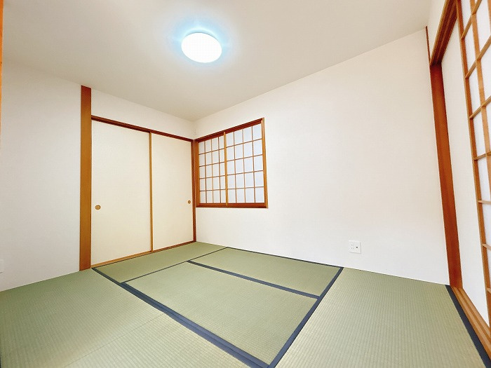 一宮市開明字樋西の中古一戸建の和室|◇１階和室◇　明るい和室約６．０畳　押入完備！　続き間で最大２４．０帖の広々スペース♪