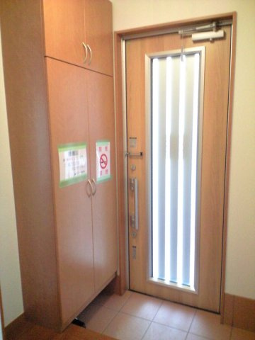 グラビス宰都の玄関