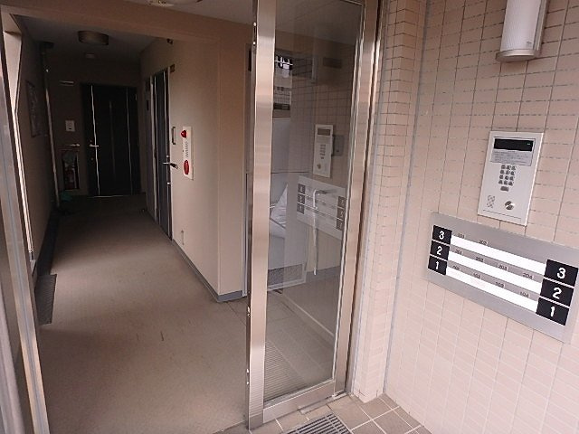 目白台ガーデンのエントランス