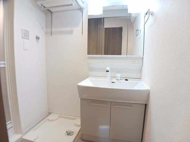 ジュネスⅢの洗面所|コンパクトで使いやすい洗面所