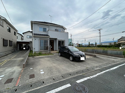 【外観】 | 豊橋市前芝町西青 中古戸建て | 月々5万円台のお支払いで、ゆとりある暮らしを。太陽光発電システム付き。一建設施工の中古住宅です。