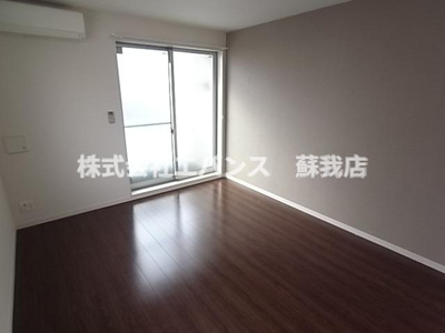 【居間・リビング】 | リブリ・MSハイツ 弐番館 | こちらの居間で趣味の時間をお楽しみください