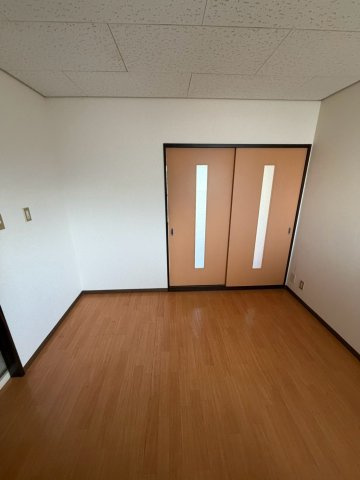 タウニー柿本の駐車場