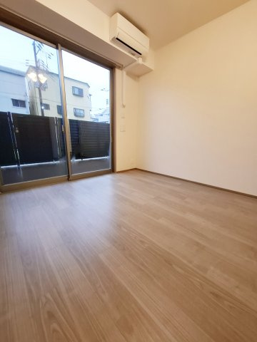 プレジオ西宮北口の洋室|8.4帖