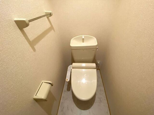 セレーナのトイレ|温水洗浄便座付きトイレです。
