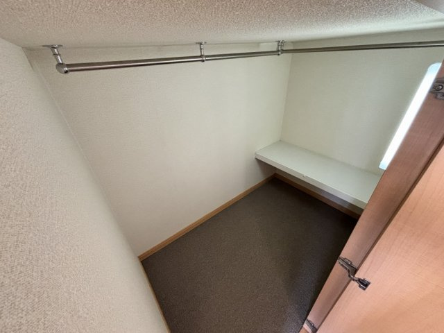 レオパレス空とぶジュウタンの内装