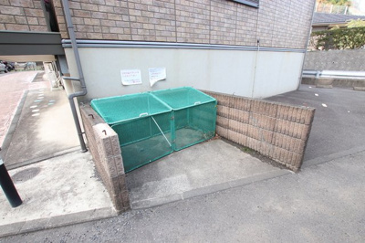敷地内ゴミ置場