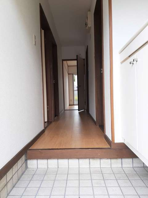 マンションローレルの玄関