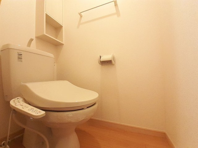 シェーン・ベルクⅡのトイレ|落ち着いた色調のトイレです