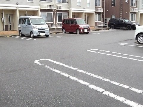 シェーン・ベルクⅡの駐車場|駐車場があるので、車を買う予定の方も安心です