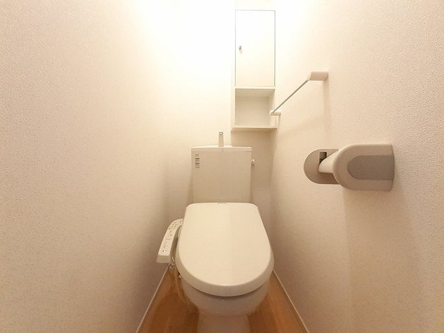 ＹＳ　ソレイユＢのトイレ|ゆったりとした空間のトイレです