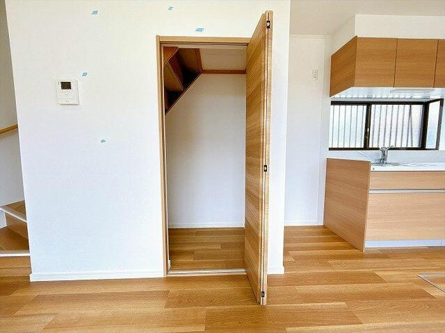 浜松市中央区坪井町の中古一戸建|ＬＤＫ＿階段下収納