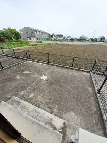 エントランス　壱番館の庭