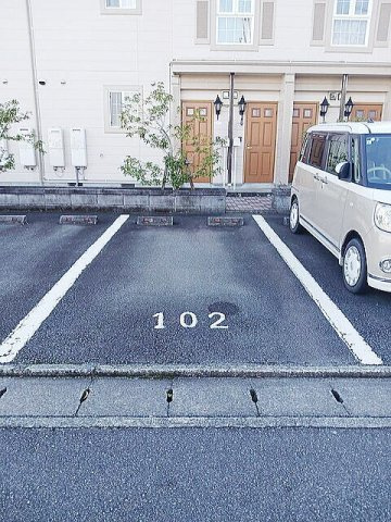 ハーバル２４の駐車場