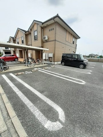 エントランス　壱番館の駐車場