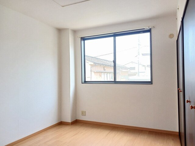 富山市婦中町砂子田のアパートの収納