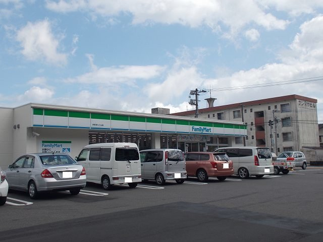 Ｌａ－ｐｌａｃｉｄｏの周辺|ファミリーマート共栄あたご山店まで700m