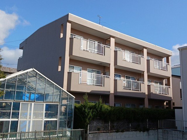 エステート万町の外観