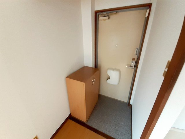 ハイツ東山の玄関