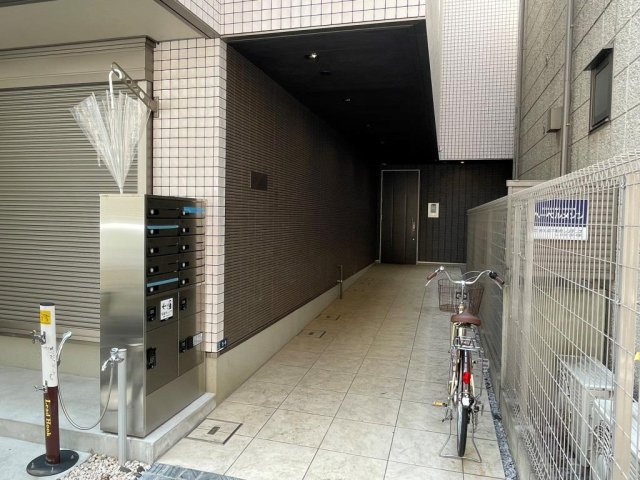 グランパーク本所のエントランス