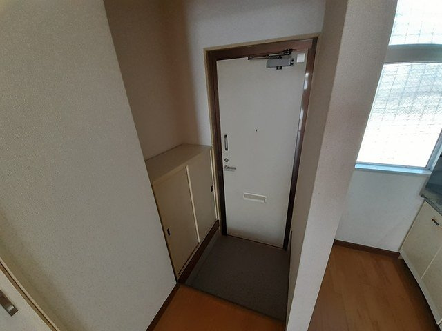 グレース丹南の玄関