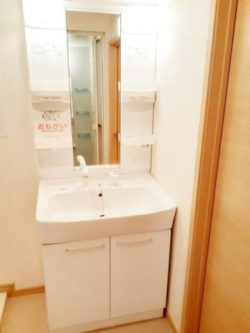 カーサ　アバンツァートの洗面所