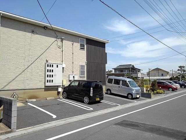 プラシードの駐車場