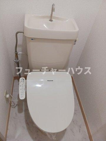 フローラル内藤Ｅのトイレ|ゆったりとした空間のトイレです