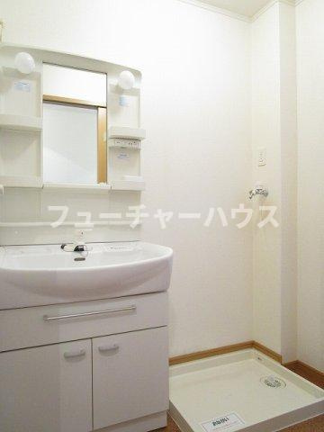 デスパシオＢの洗面所|明るい洗面所です