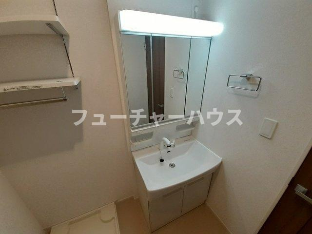 サンセールＡＨの洗面所|ゆったりとスペースのある洗面所