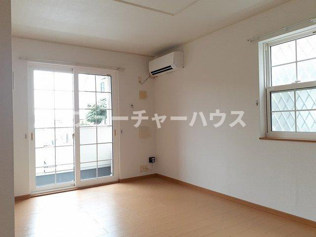 ホマルヴィラＢの居間・リビング|ゆったり過ごせる居間です