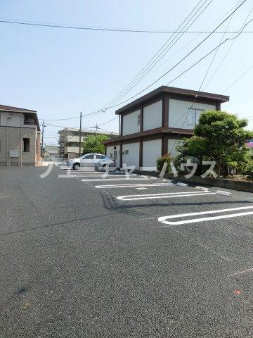 サンリットガーデンⅡの駐車場|駐車場があります