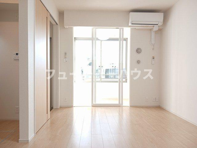 メゾン・カルムの居間・リビング|リビングです