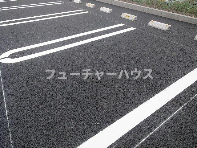 カーサ　ブリリアの駐車場