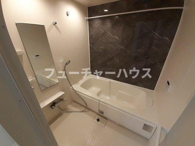 ニューポート内原の浴室