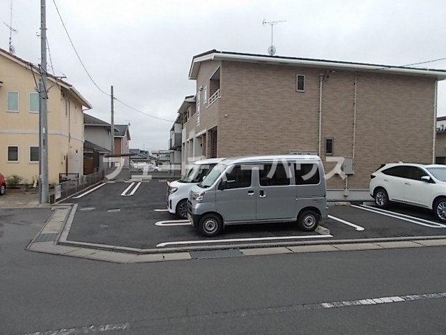 サニー　ビオーラの駐車場