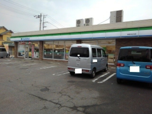 カーサ　ピュ　フェリーチェⅡの周辺|ファミリーマート居浜庄内店様まで650m