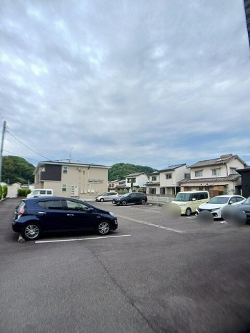 ミニヨンハウスＳＡＹＡⅡ　Ａの駐車場